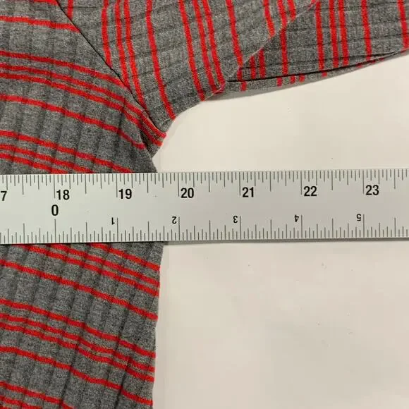 Umgee Striped Gathered Blouse Top S Twist Front Gray Red Thermal Long Sleeve - Picture 5 of 7